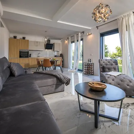 Apartment Manini *